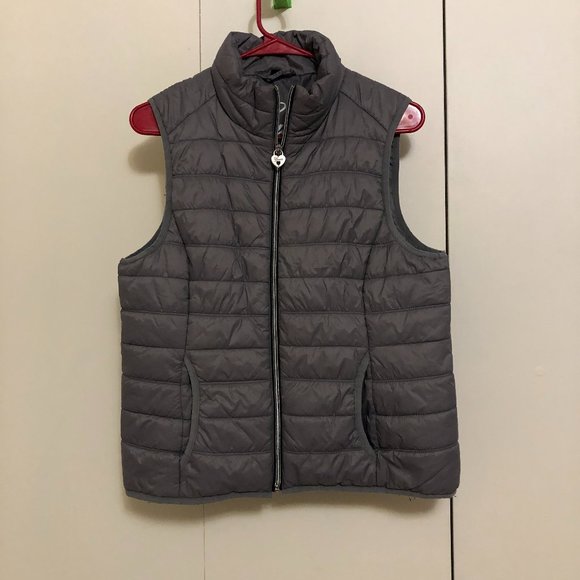 GUESS vest - Picture 1 of 3